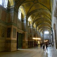 Hagia Sophia, outer narthex, curtain hooks on right