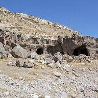 Çanlı Kilise, rock-cut residences