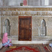 Queen Arwa Mosque, tomb