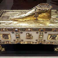 Trier Cathedral Treasury, Altar-reliquary of St. Andrew's sandal, oblique view