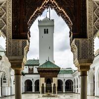 Qarawiyyin mosque, courtyard and minaret