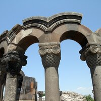 Zvart'nots', detail of tetraconch capitals