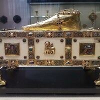 Trier Cathedral Treasury, Altar-reliquary of St. Andrew's sandal, side view