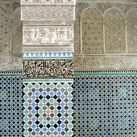 Al-'Attarin Madrasa, courtyard, tiles and stucco