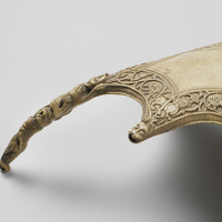 Carved elk antler, detail (Rijksmuseum BK-16990)