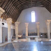 Cluny III, choir capitals displayed in 13th-century flour-storage building.jpg