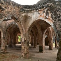 Great Mosque of Kilwa, interior