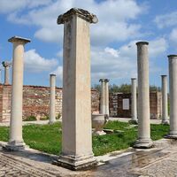 Sardis Synagogue, colonnaded forecourt