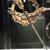 Tara Brooch, front