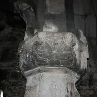 Oshki, south portico capital